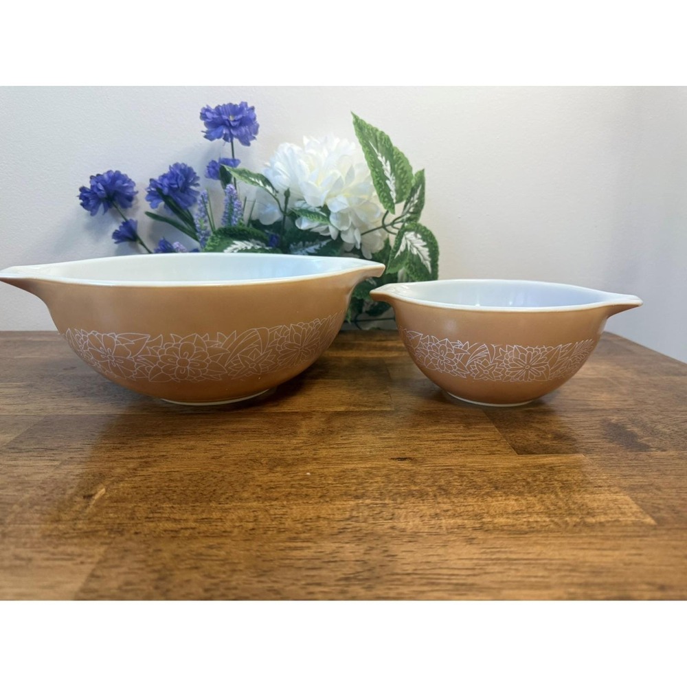 Vintage Pyrex Woodland Cinderella‎ Mixing Bowls – Large & Small Set